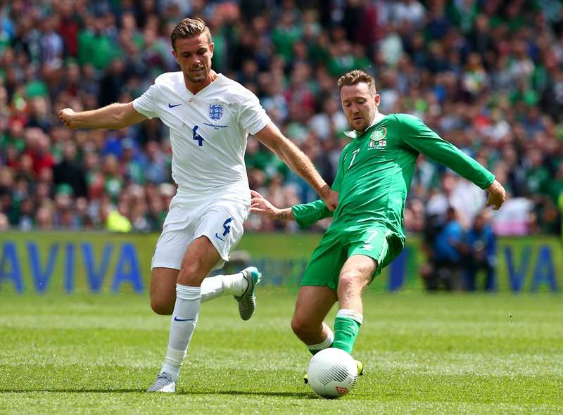 Winging it: McGeady in action for Ireland against England last year (photo by Reuters / Eddie Keogh)