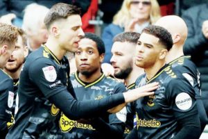 Bednarek helps