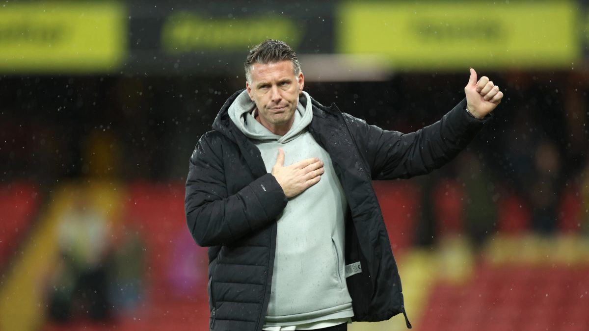 Middlesbrough manager Rob Edwards gestures