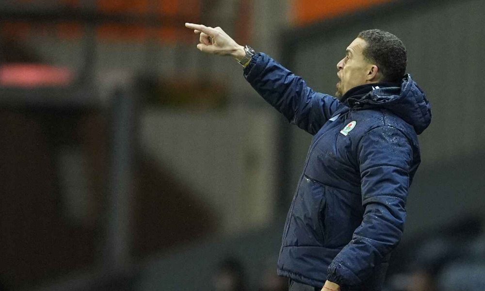 Blackburn manager Valerien Ismael points and shouts from the touchline during the draw with Ipswich