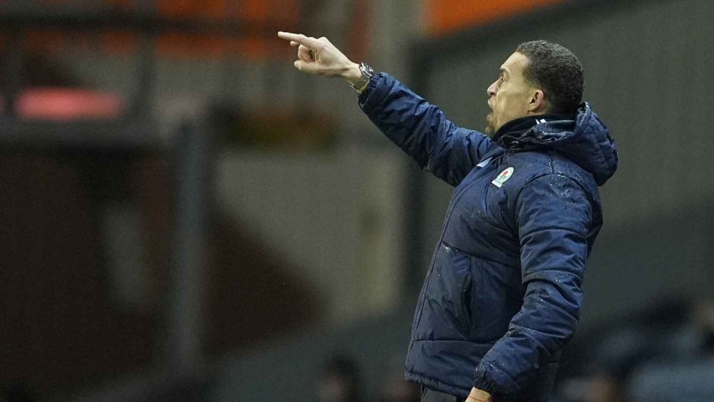 Blackburn manager Valerien Ismael points and shouts from the touchline during the draw with Ipswich