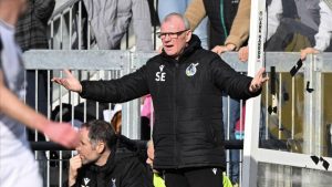 Steve Evans will hold talks with the Bristol Rovers hierarchy to decide his future beyond this season.