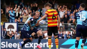 Wycombe Wanderers 2-2 Reading: Danny Ings rolls back the years with late strike for Chairboys