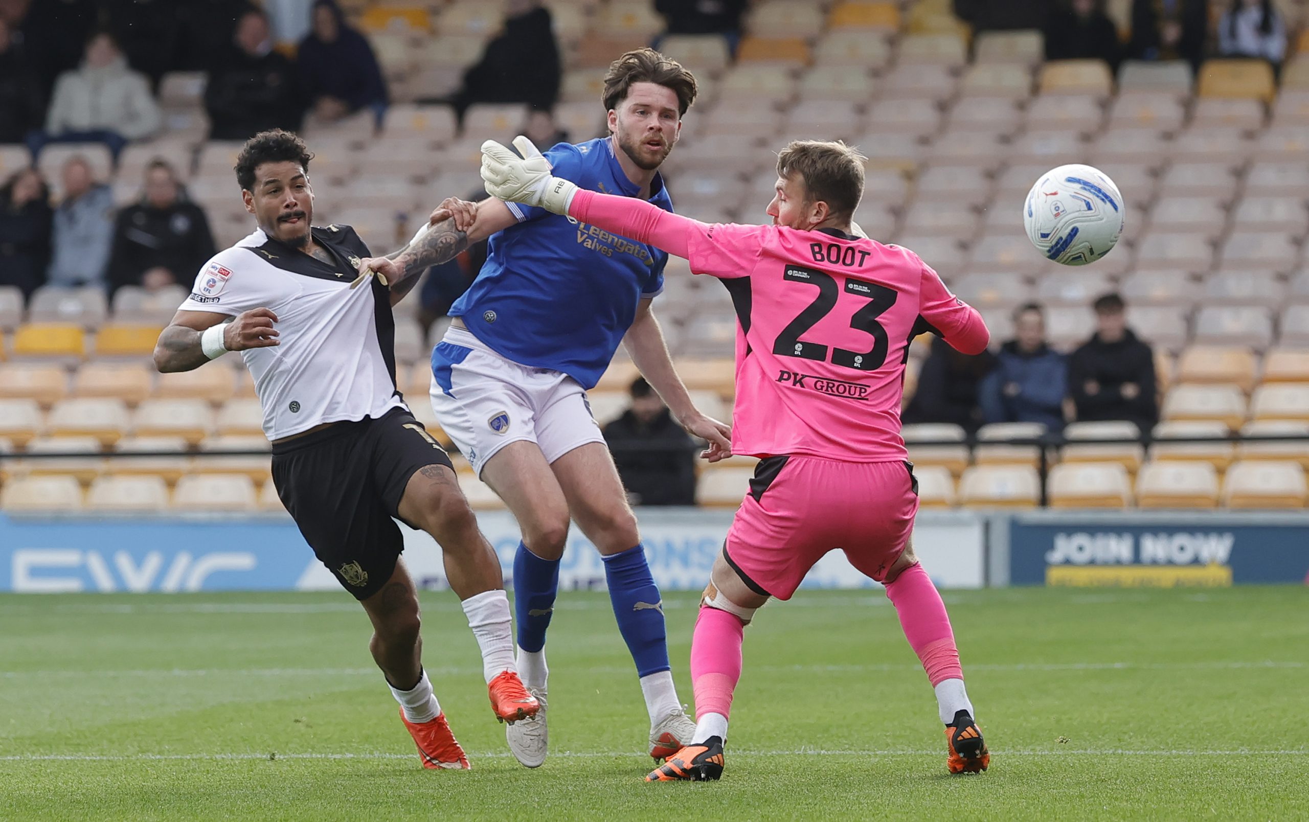 Onel Hernandez nets the winner for Port Vale
