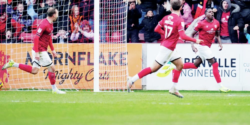 Suspended gaffer