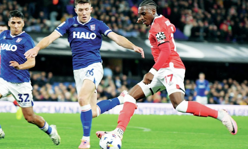 Charlton Athletic’s Amari’i Bell crosses in the 3-0 statement win at Ipswich Town