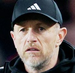 GARY TO GET FOXES OUT OF THE MIRE