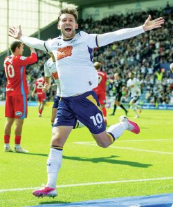 POACHER LANG ON SONG WITH DOUBLE