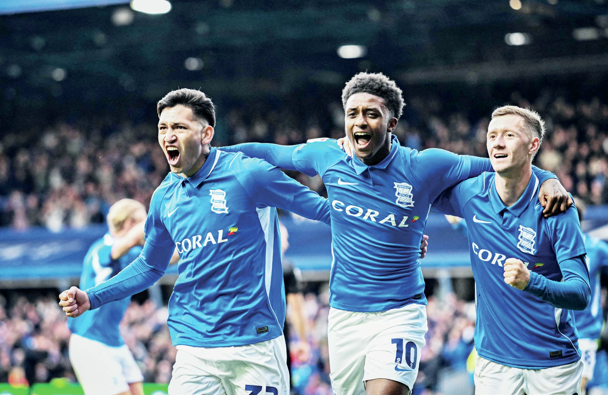 BRILLIANT BLUES ARE BUZZING IN CHAMP
