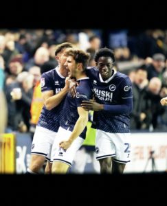 NEIL LAUDS